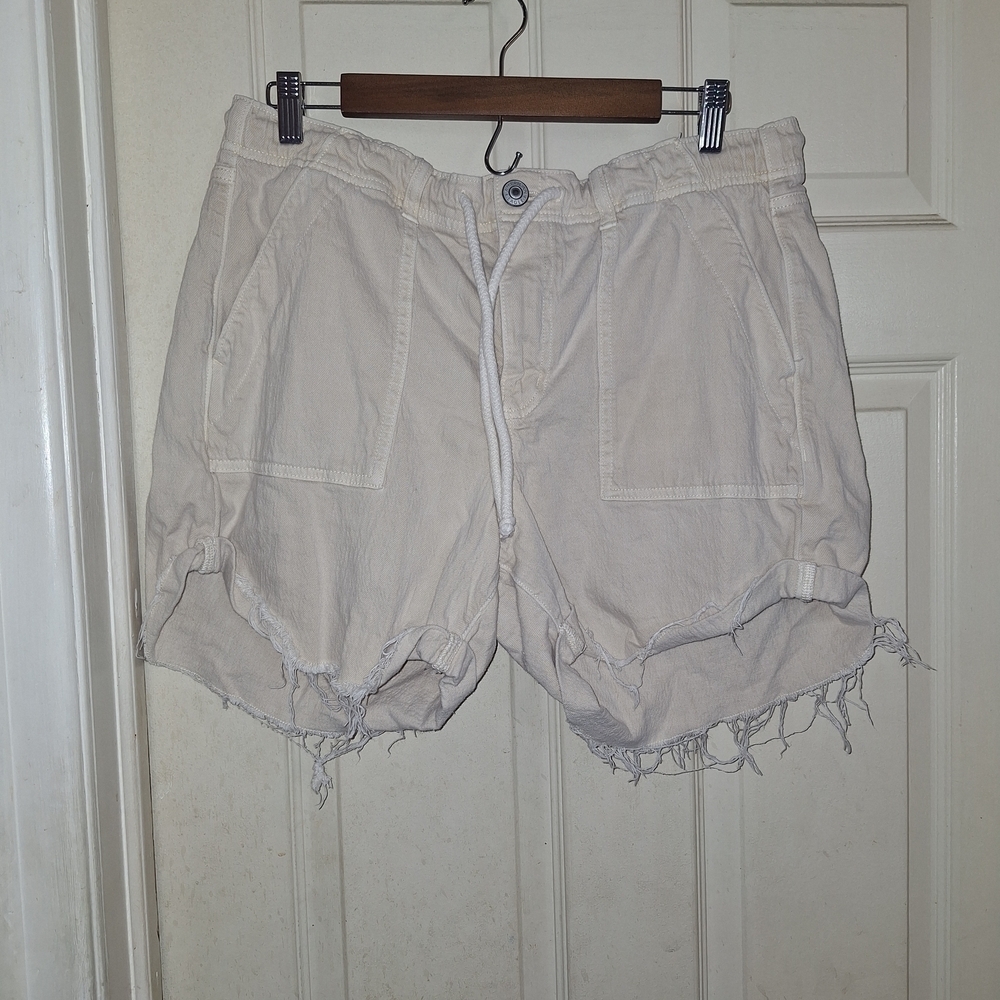 American Eagle Outfitters Cream Cargo Shorts Distressed Style
